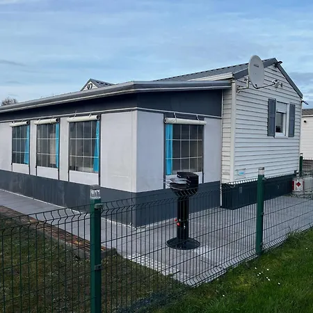 Luxe Stacaravan Albatros - 51 キャンプ場 ブレーデネ